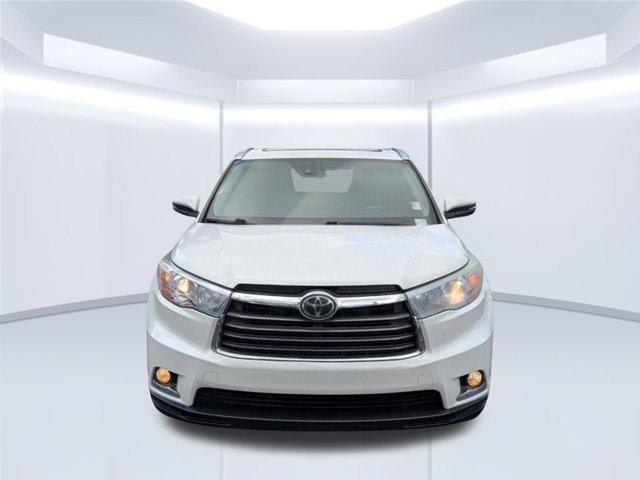 used 2015 Toyota Highlander car, priced at $23,990