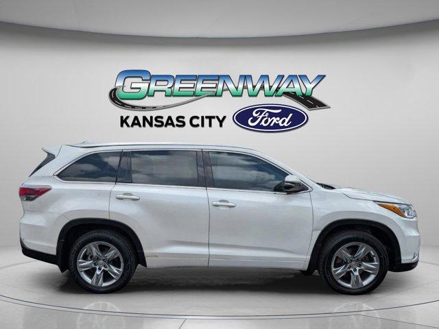 used 2015 Toyota Highlander car, priced at $23,990