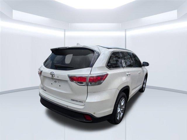 used 2015 Toyota Highlander car, priced at $23,990