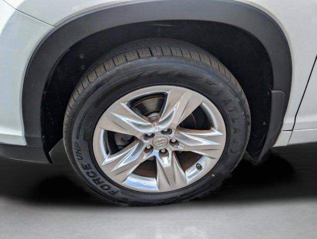 used 2015 Toyota Highlander car, priced at $23,990