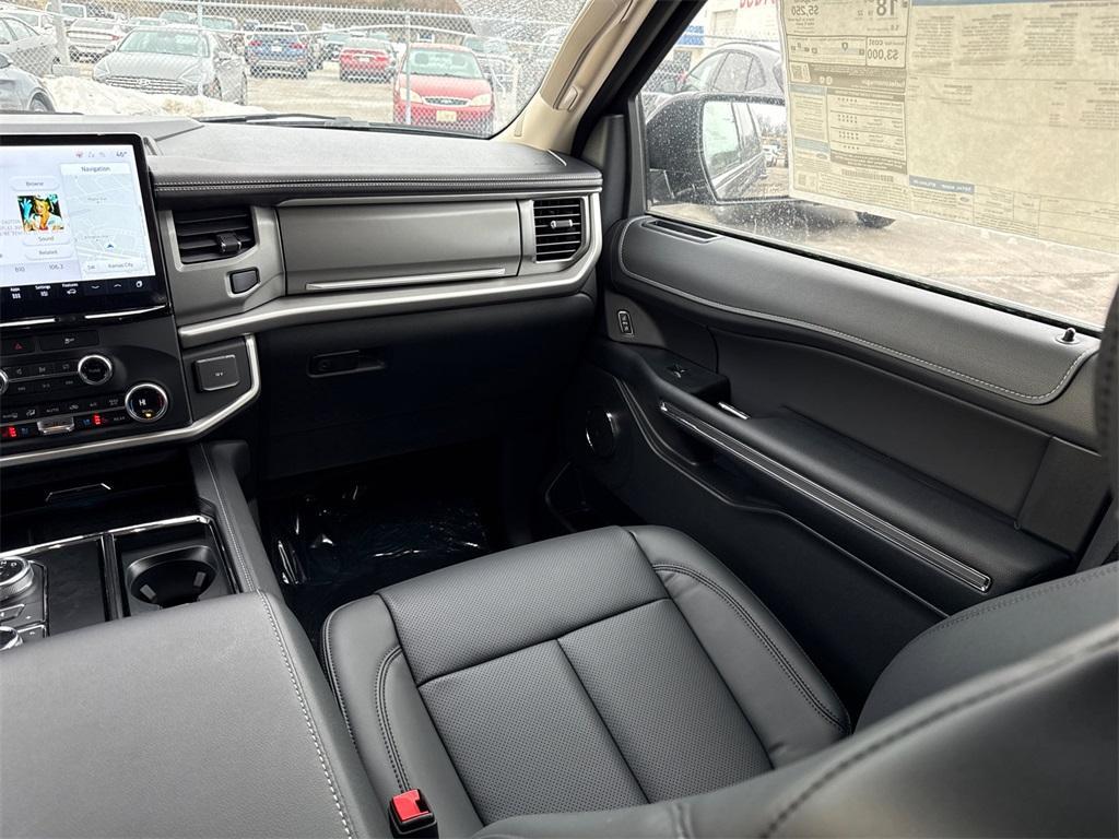 new 2024 Ford Expedition car, priced at $65,905