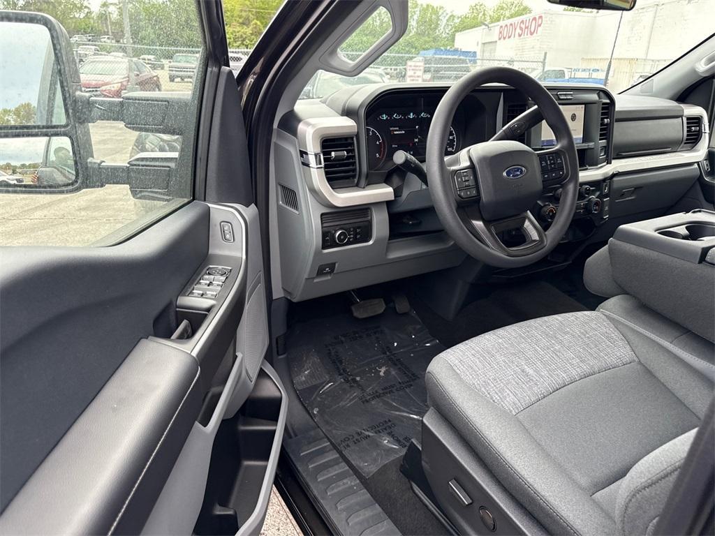 new 2025 Ford F-250 car, priced at $64,536