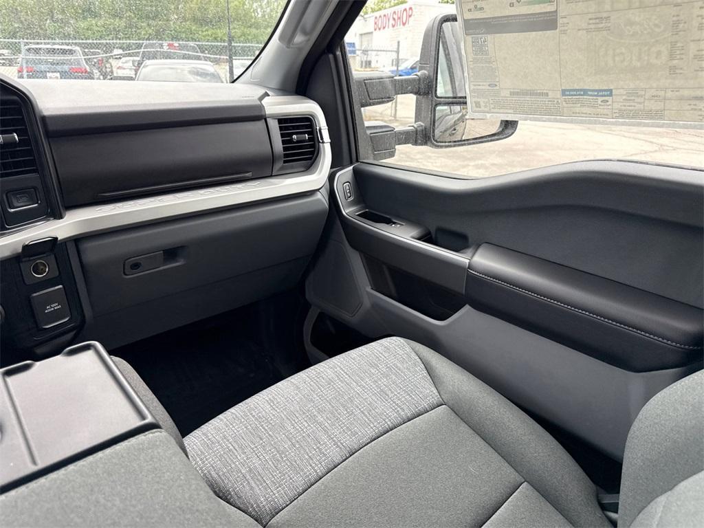 new 2025 Ford F-250 car, priced at $64,536