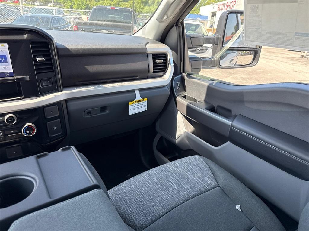 new 2025 Ford F-350 car, priced at $58,569