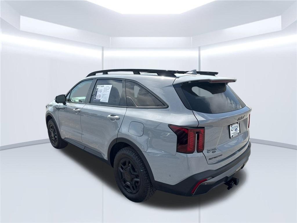 used 2025 Kia Sorento car, priced at $43,900