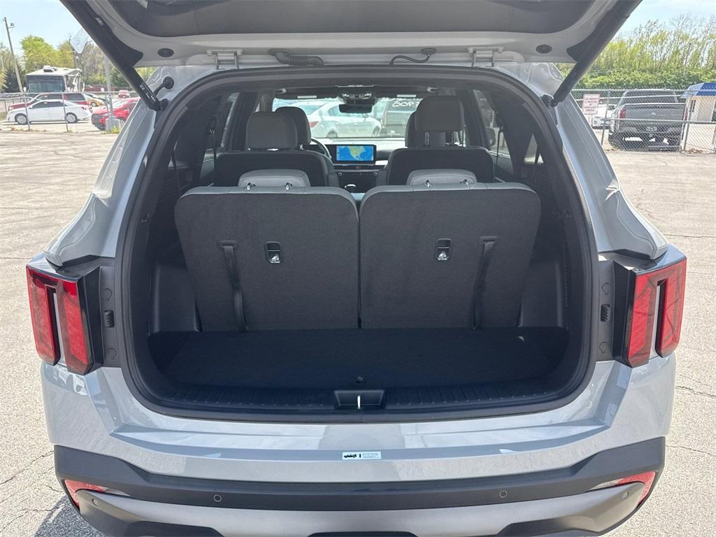 used 2025 Kia Sorento car, priced at $43,900