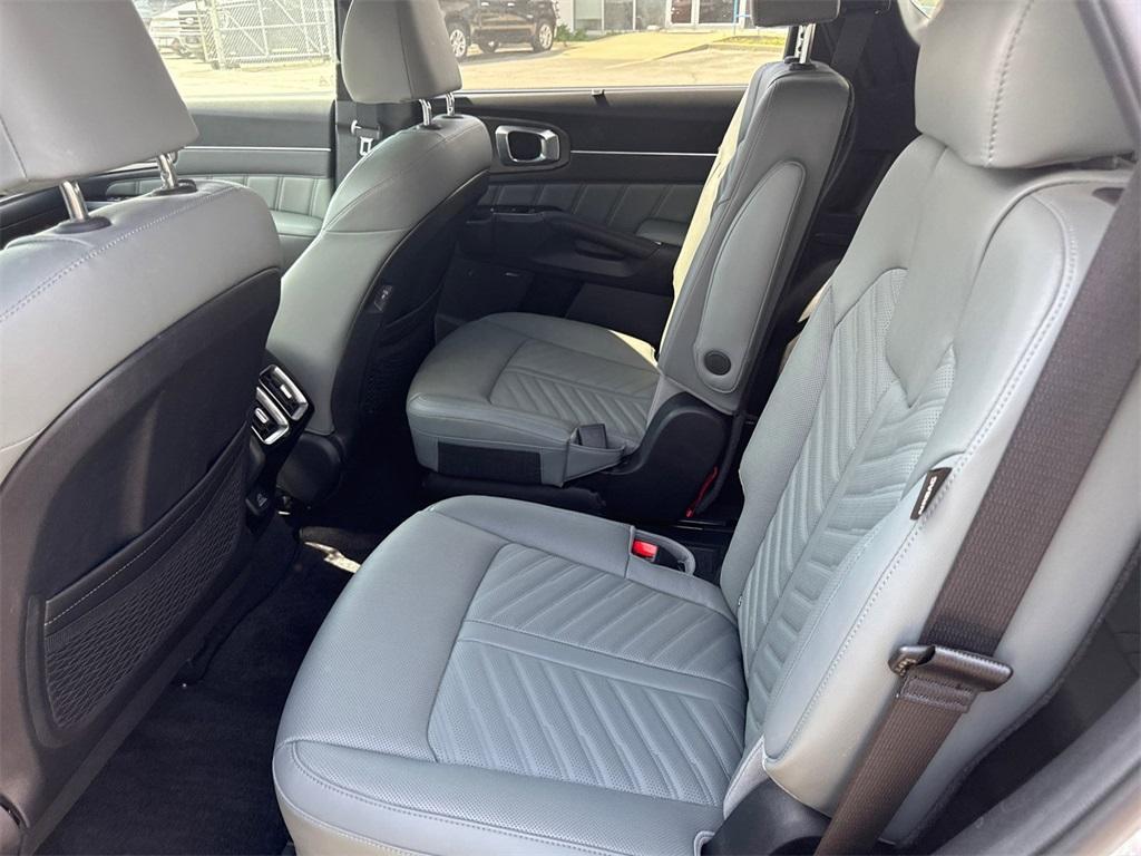 used 2025 Kia Sorento car, priced at $43,900