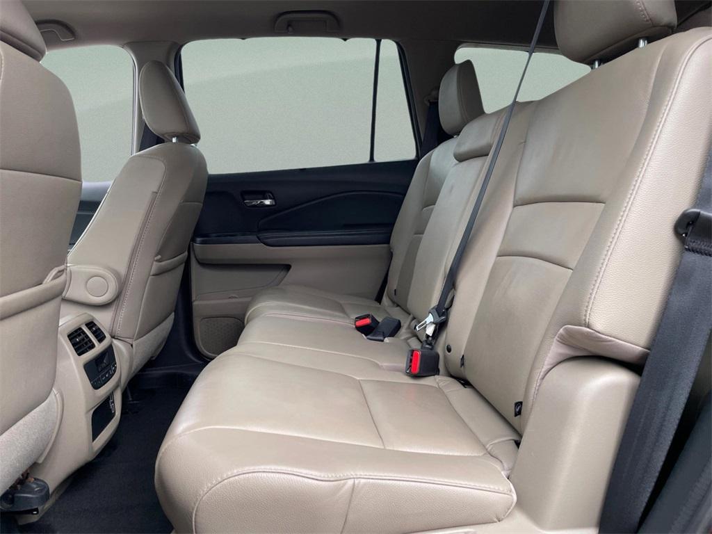 used 2022 Honda Pilot car, priced at $25,490