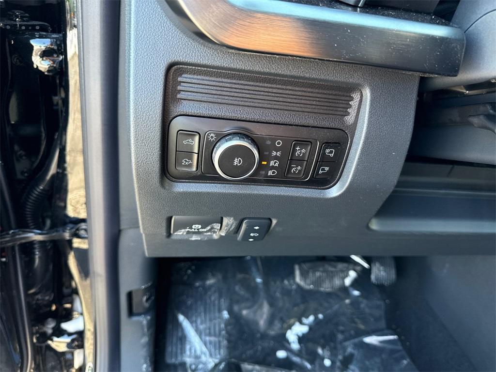 new 2025 Ford F-250 car, priced at $78,773