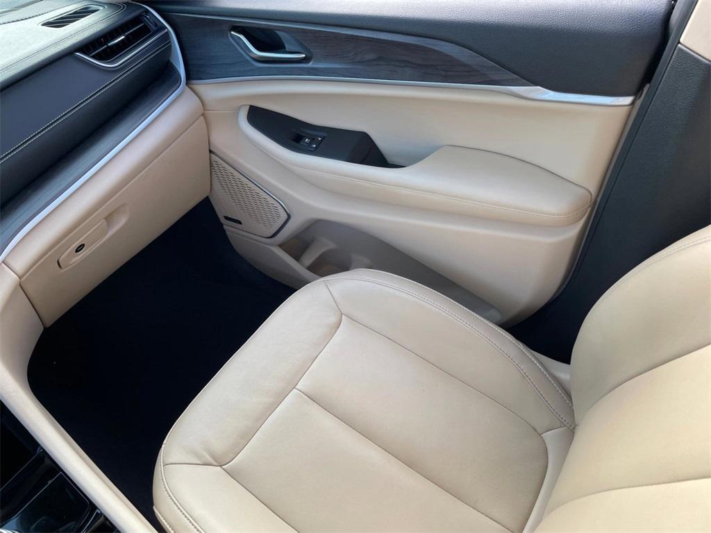 used 2022 Jeep Grand Cherokee car, priced at $30,990