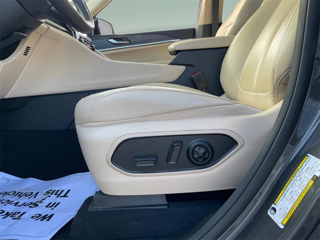 used 2022 Jeep Grand Cherokee car, priced at $30,990