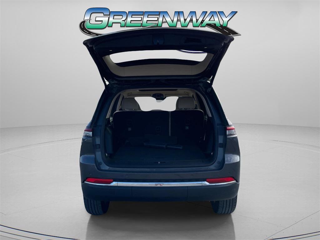 used 2022 Jeep Grand Cherokee car, priced at $30,990