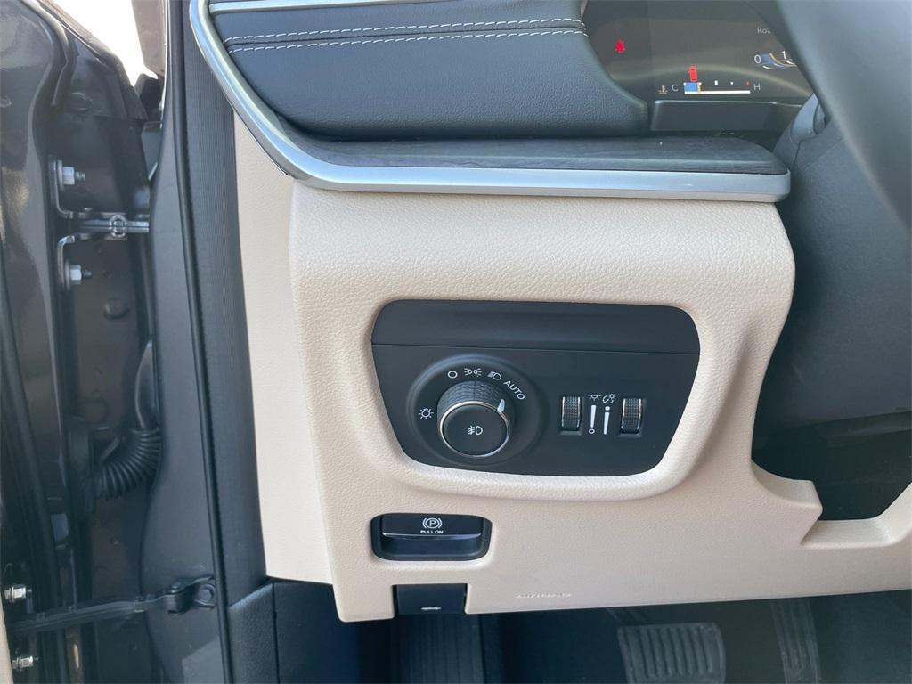 used 2022 Jeep Grand Cherokee car, priced at $30,990