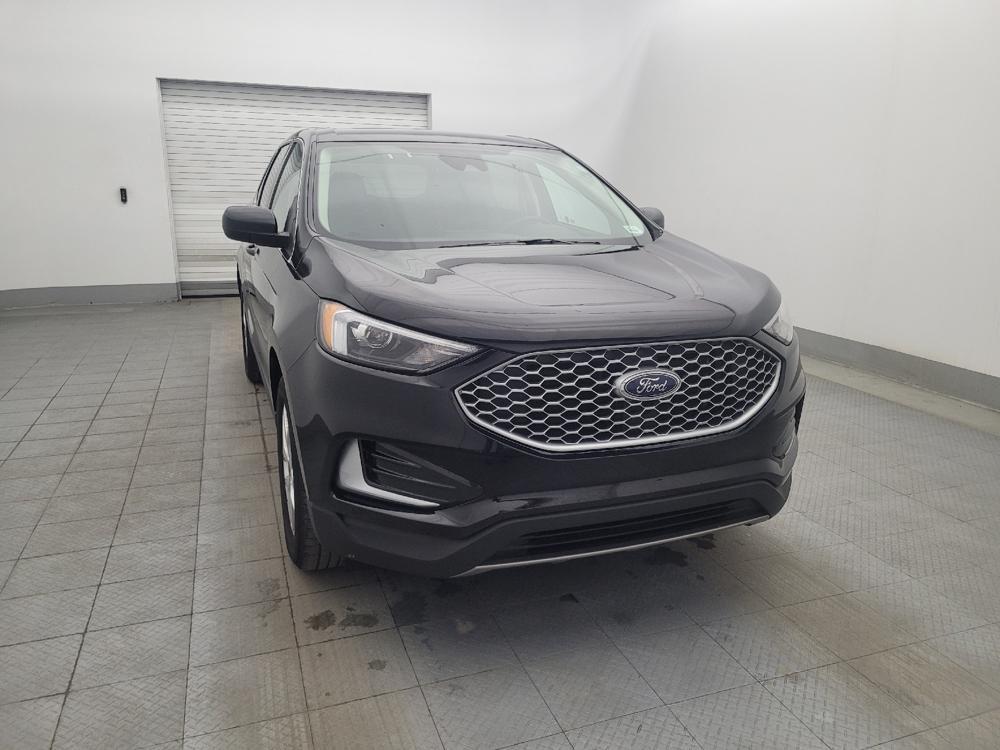 used 2024 Ford Edge car, priced at $25,195