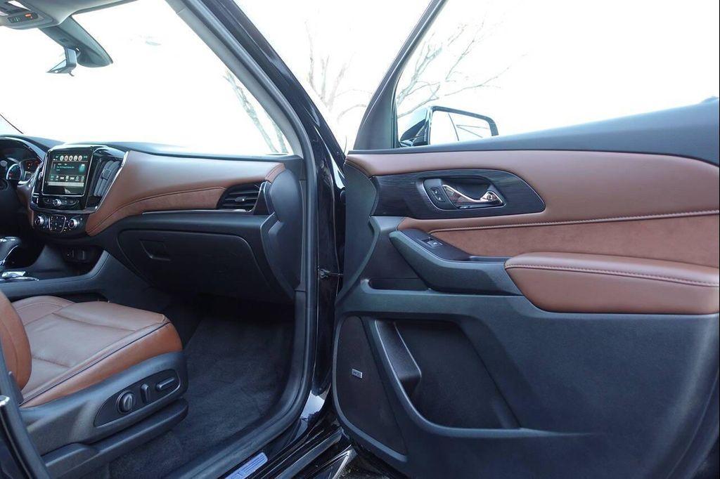 used 2018 Chevrolet Traverse car, priced at $22,995
