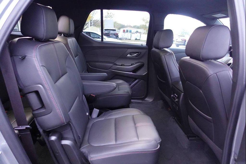 used 2023 Chevrolet Traverse car, priced at $26,995