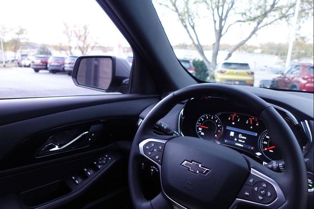 used 2023 Chevrolet Traverse car, priced at $26,995