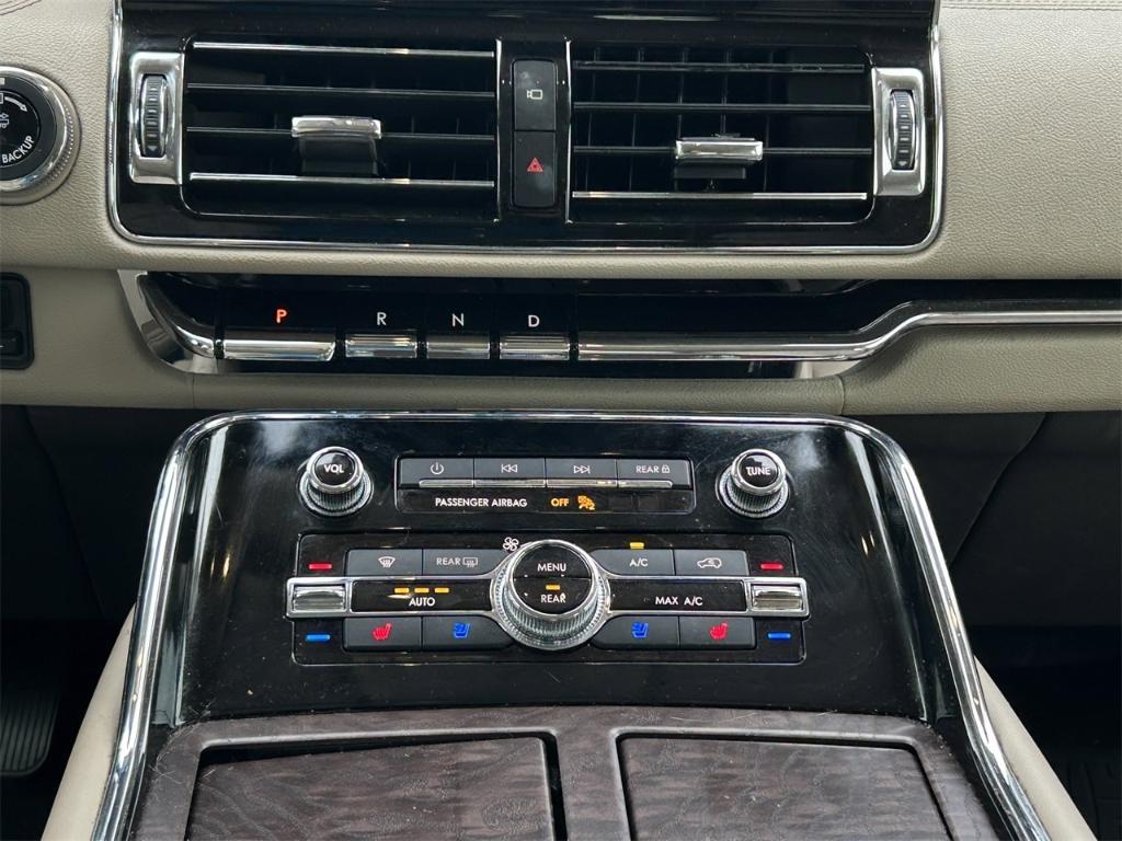 used 2022 Lincoln Navigator car, priced at $55,988