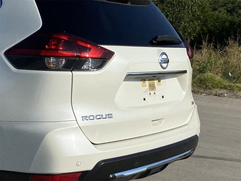 used 2019 Nissan Rogue car, priced at $15,885