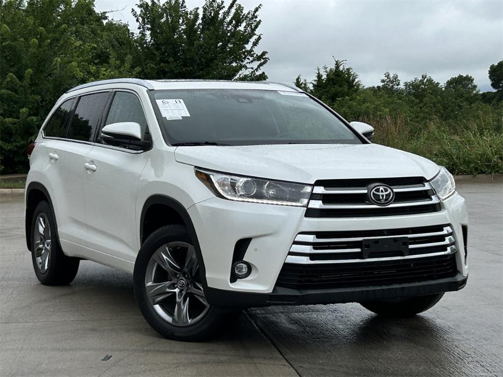 used 2019 Toyota Highlander car, priced at $32,988