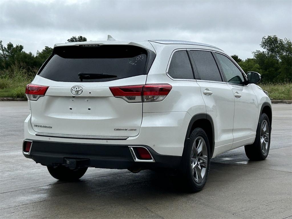 used 2019 Toyota Highlander car, priced at $32,988