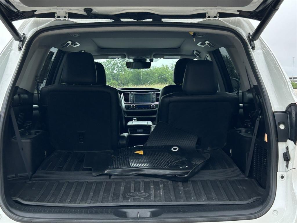 used 2019 Toyota Highlander car, priced at $32,988
