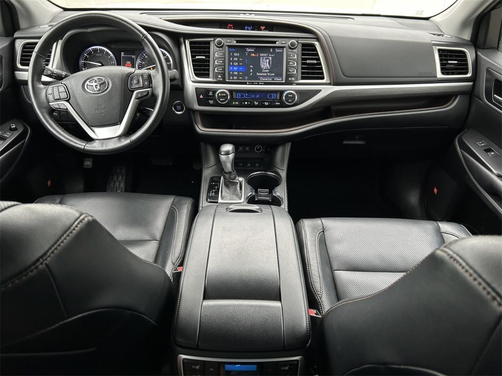 used 2019 Toyota Highlander car, priced at $32,988
