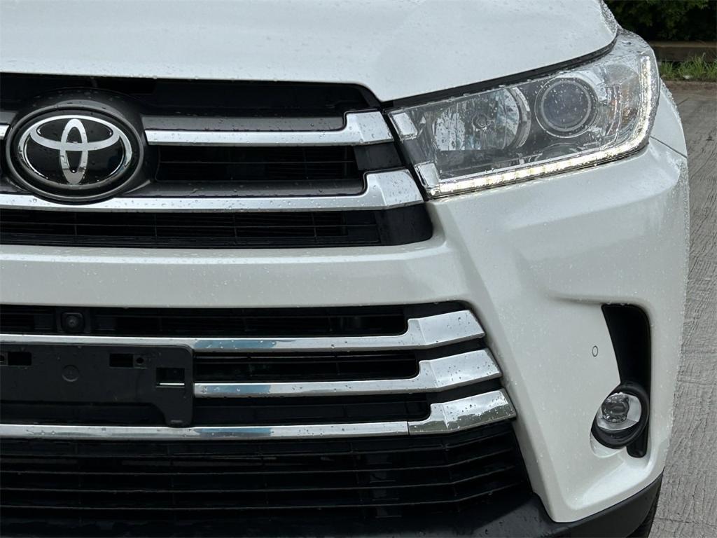 used 2019 Toyota Highlander car, priced at $31,988