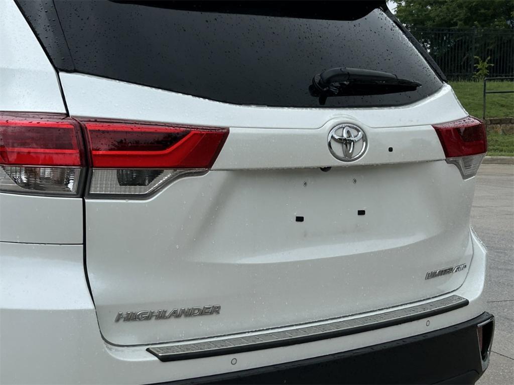 used 2019 Toyota Highlander car, priced at $32,988