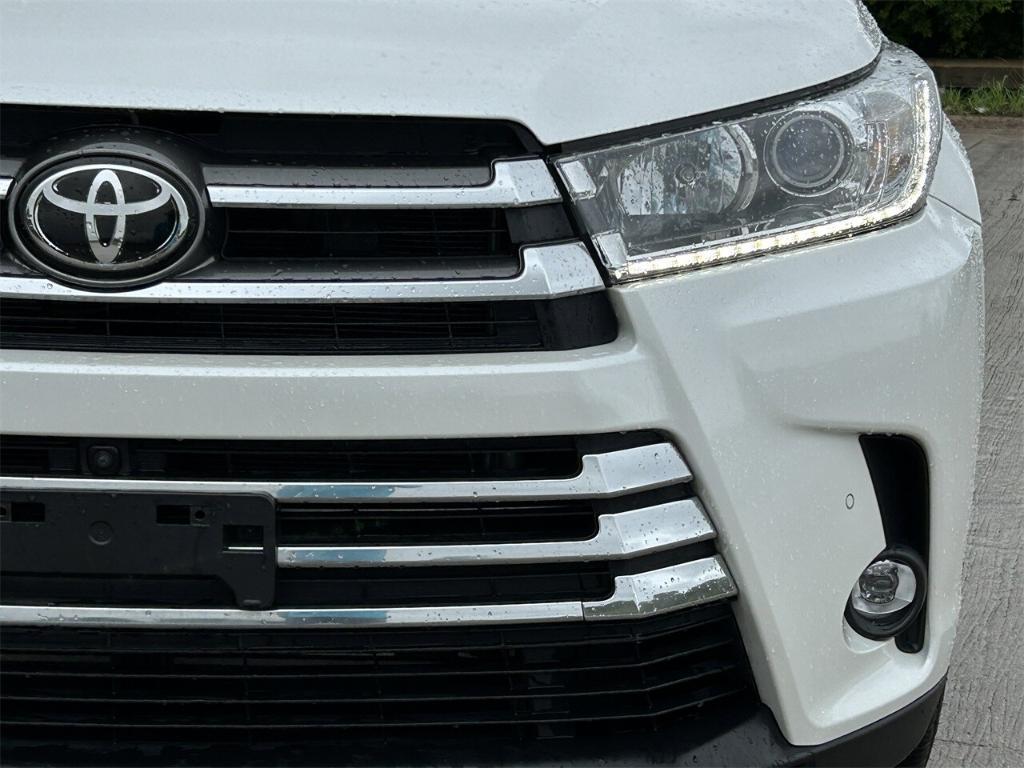 used 2019 Toyota Highlander car, priced at $32,988