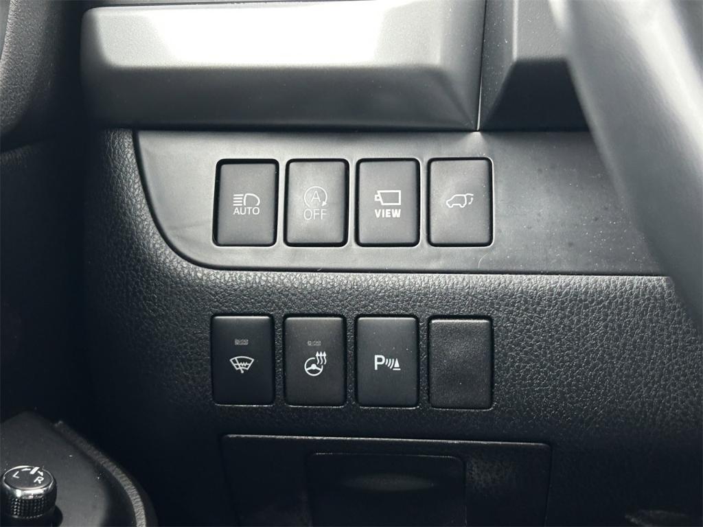 used 2019 Toyota Highlander car, priced at $31,988