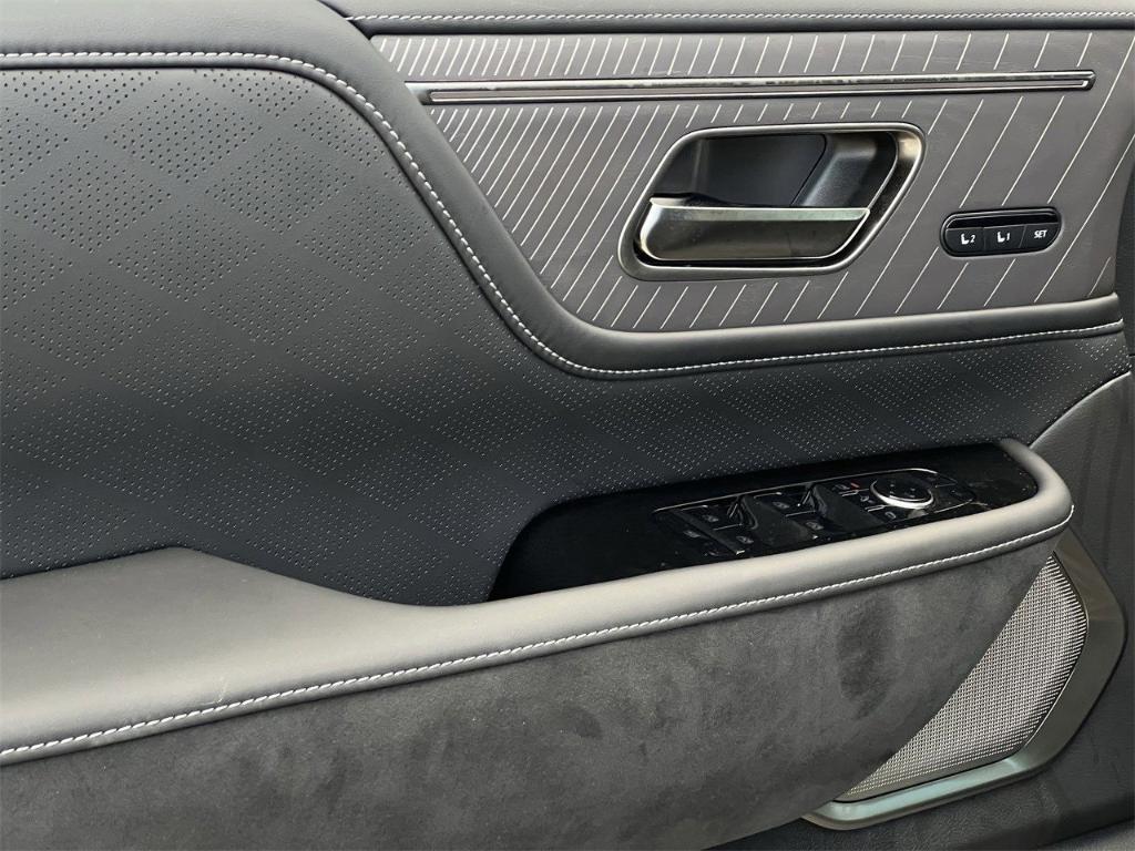 new 2026 INFINITI QX80 car, priced at $116,655