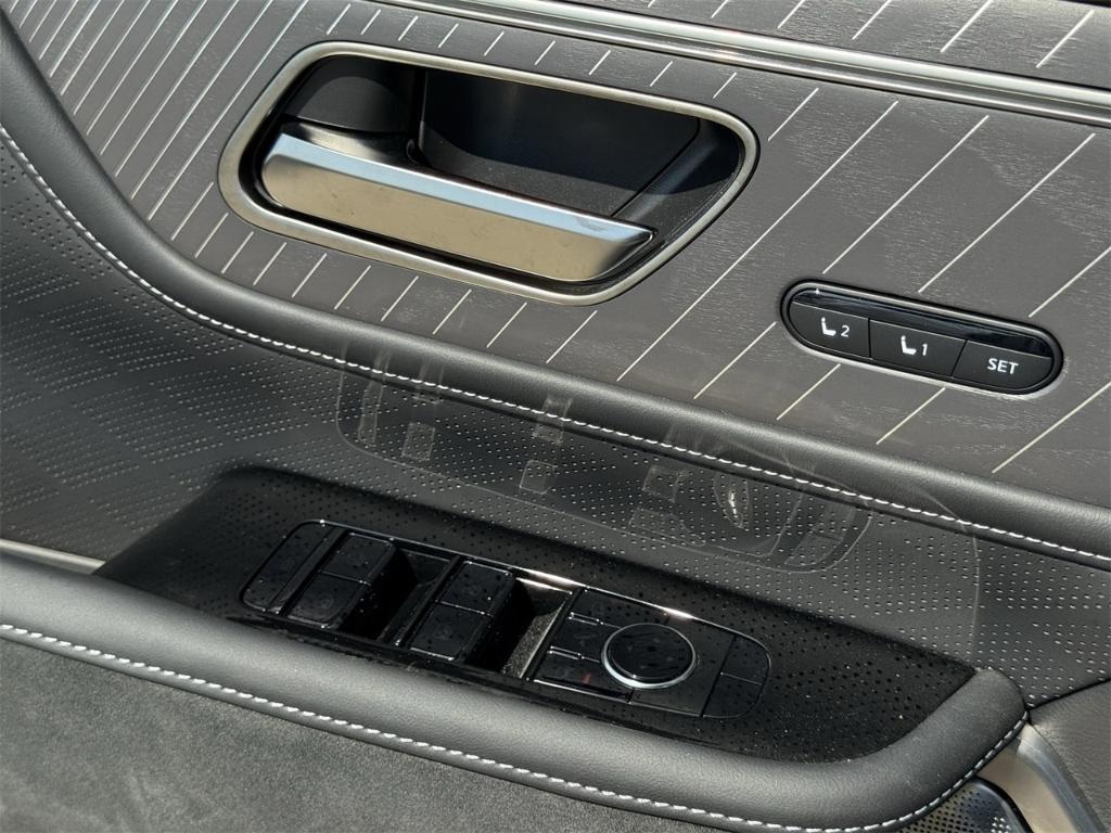 new 2026 INFINITI QX80 car, priced at $117,920