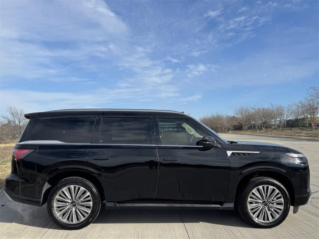 new 2025 INFINITI QX80 car, priced at $92,100