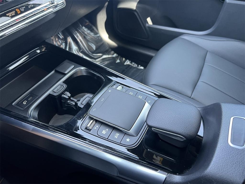used 2022 Mercedes-Benz GLB 250 car, priced at $23,985