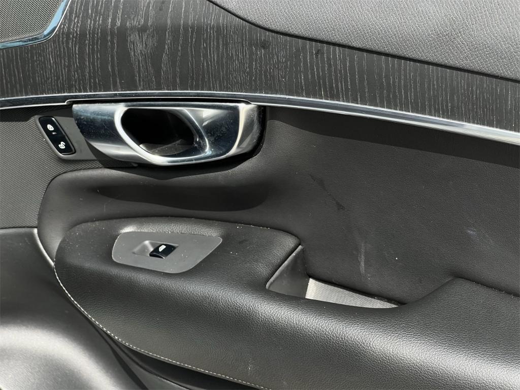 used 2020 Volvo XC90 car, priced at $17,985