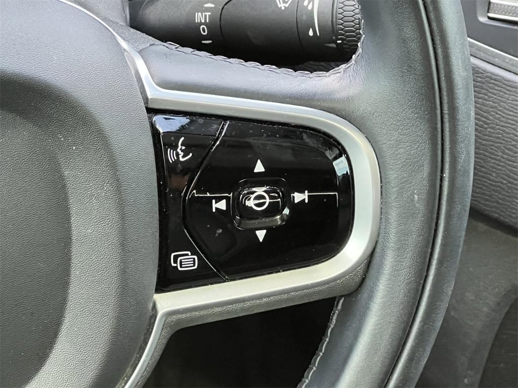 used 2020 Volvo XC90 car, priced at $17,985