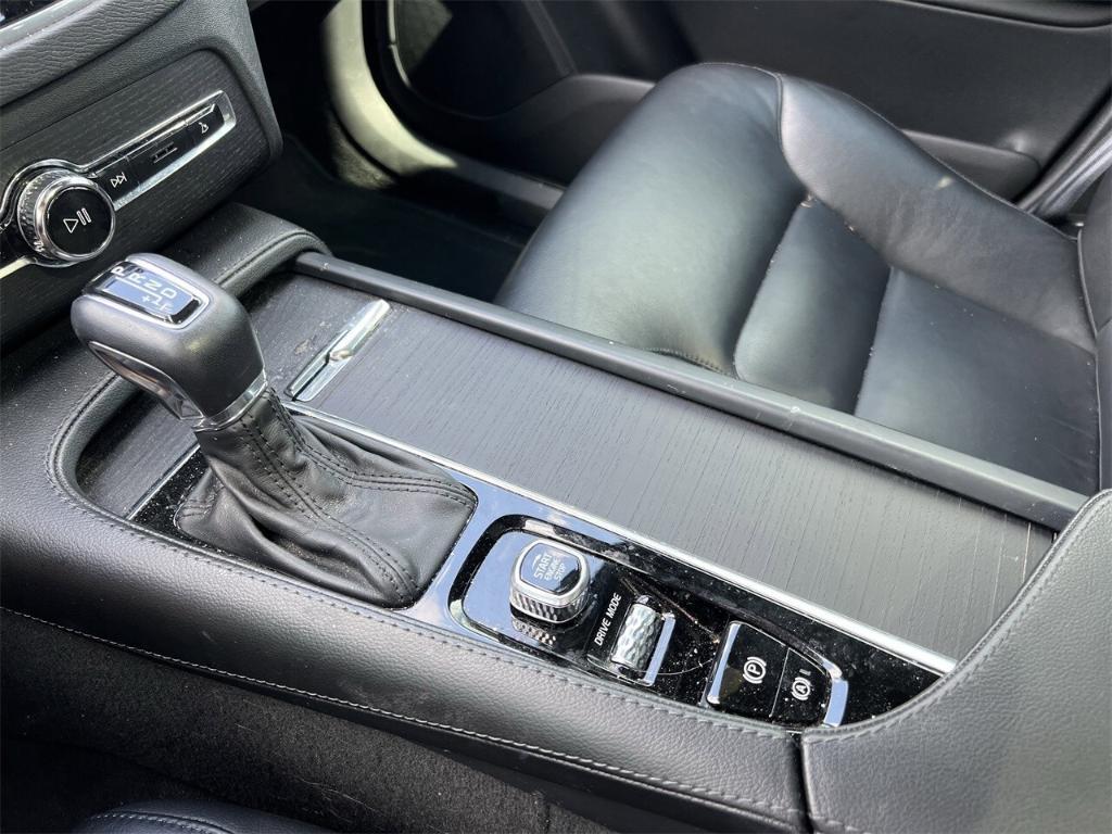 used 2020 Volvo XC90 car, priced at $17,985
