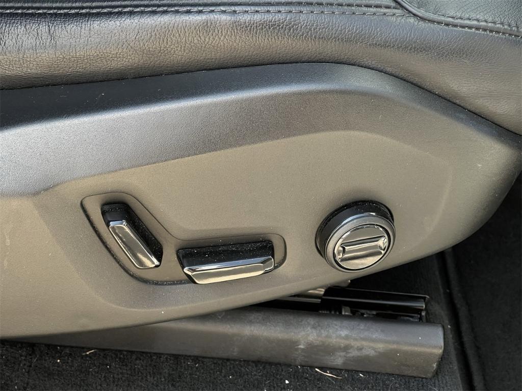 used 2020 Volvo XC90 car, priced at $17,985