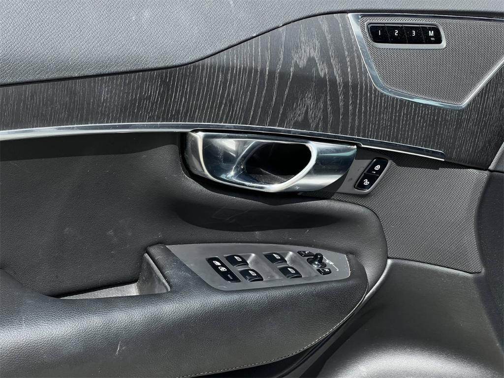 used 2020 Volvo XC90 car, priced at $17,985
