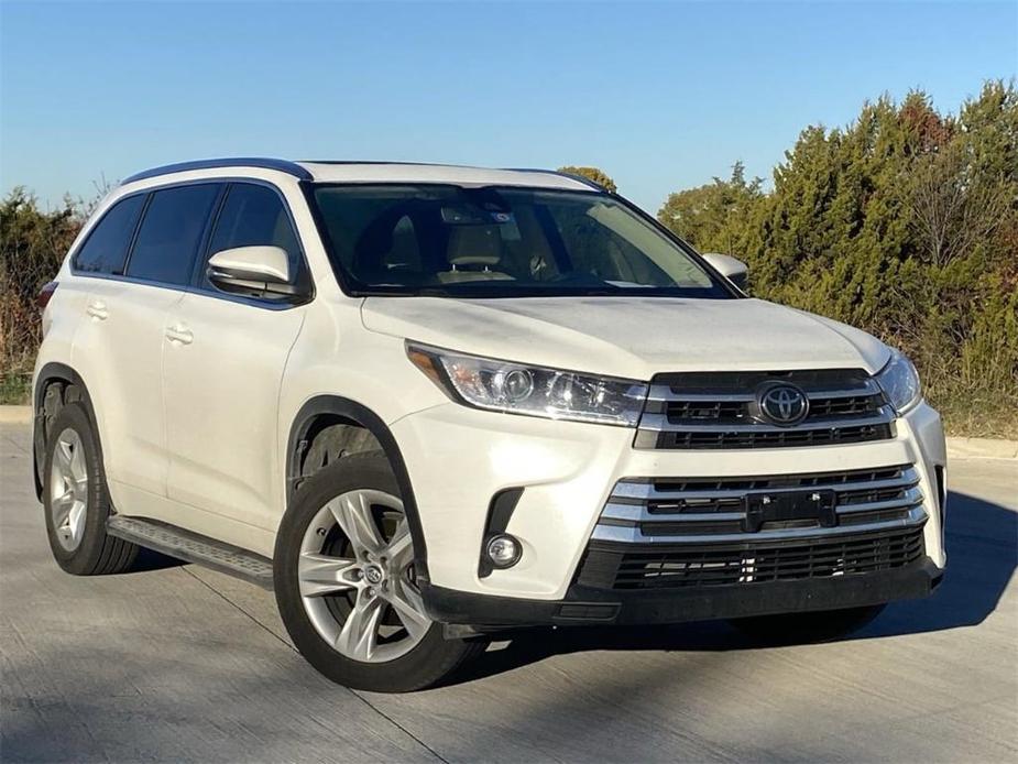 used 2019 Toyota Highlander car, priced at $27,820