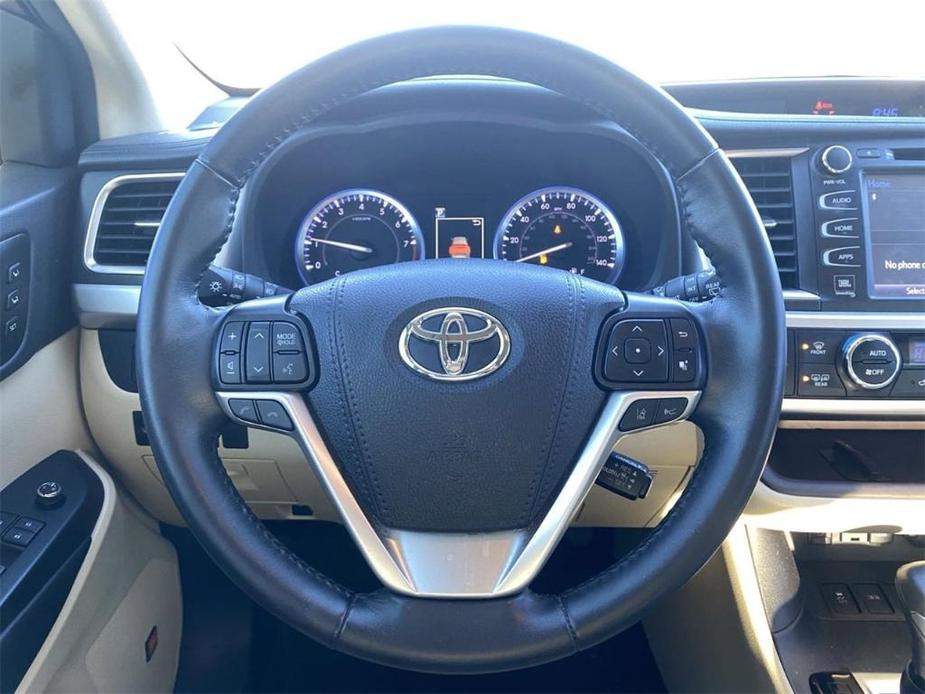 used 2019 Toyota Highlander car, priced at $27,820