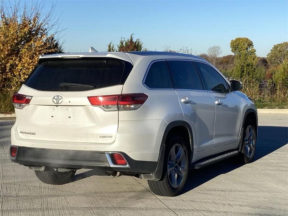 used 2019 Toyota Highlander car, priced at $27,820