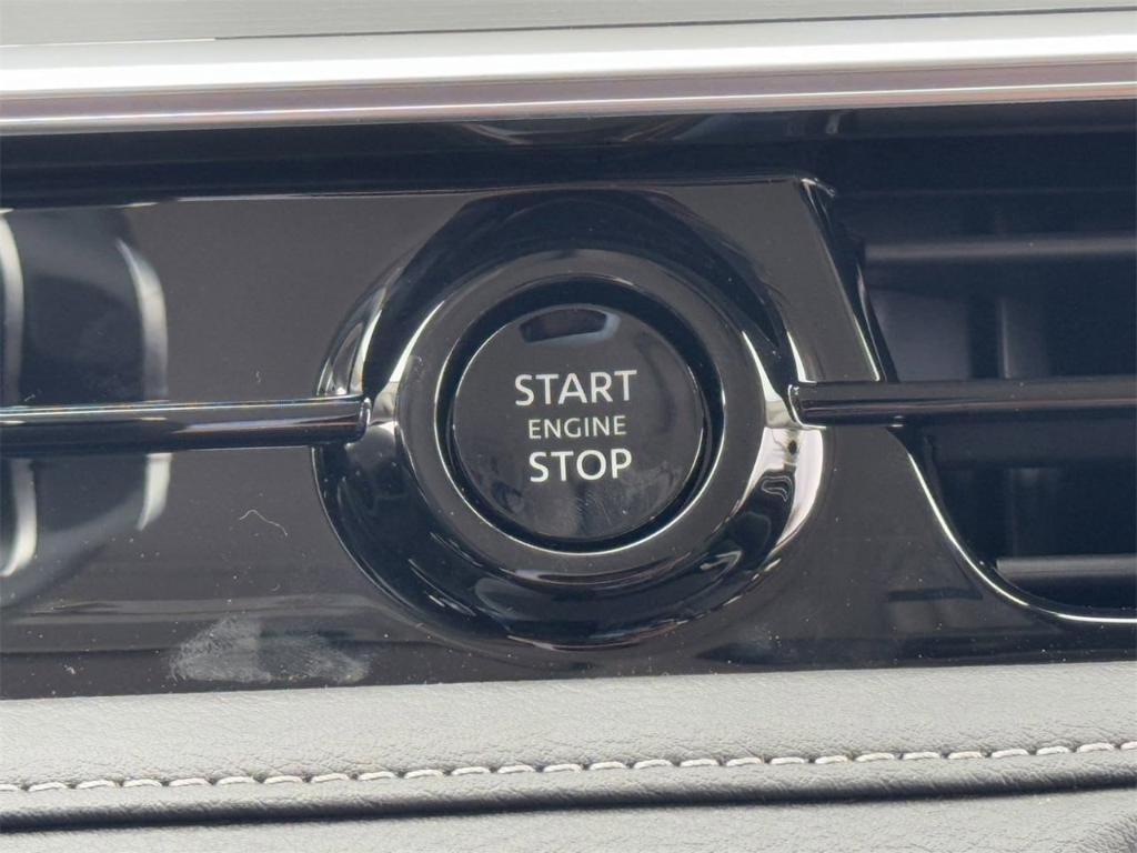 new 2025 INFINITI QX80 car, priced at $98,761