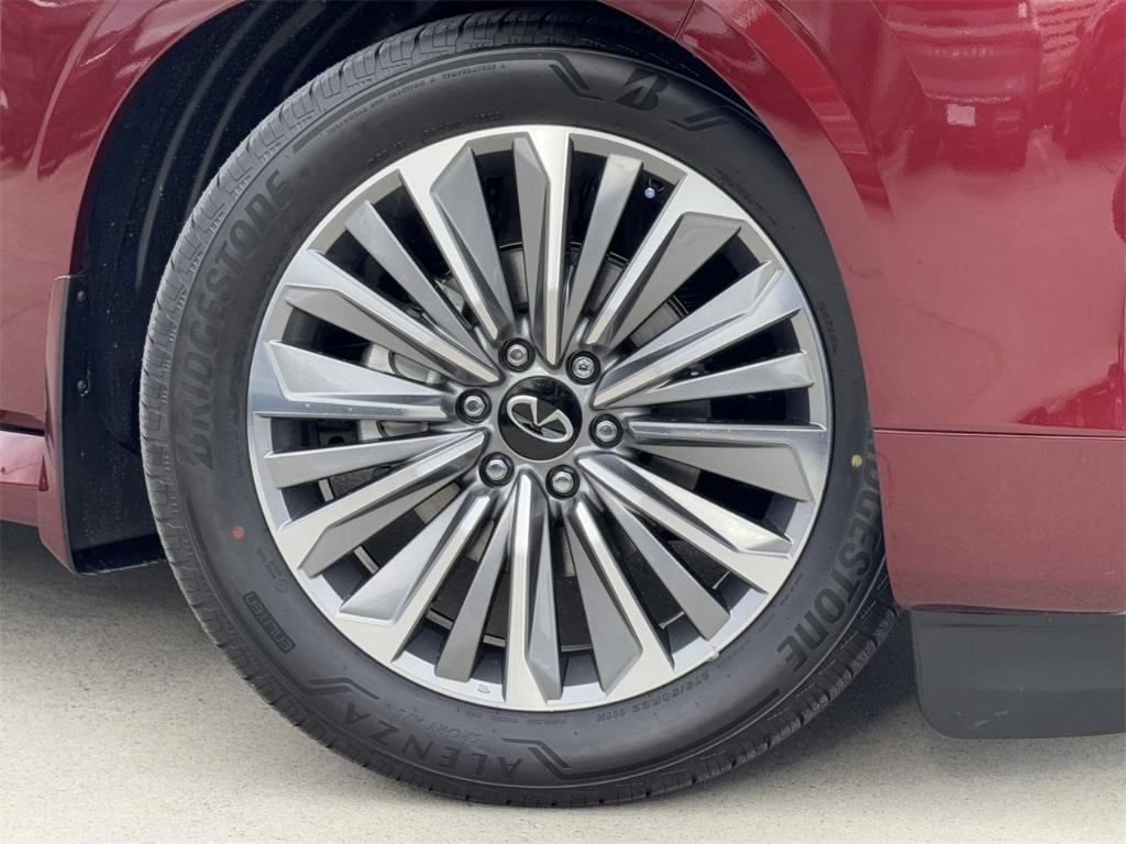 new 2025 INFINITI QX80 car, priced at $98,761