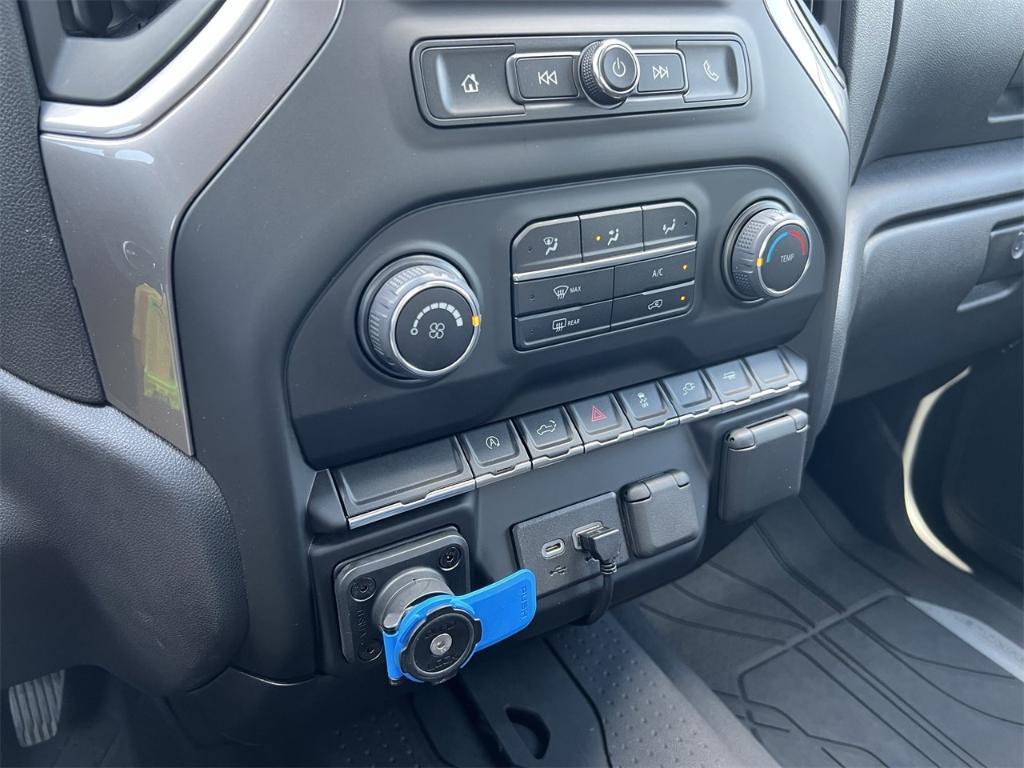 used 2022 Chevrolet Silverado 1500 Limited car, priced at $25,985