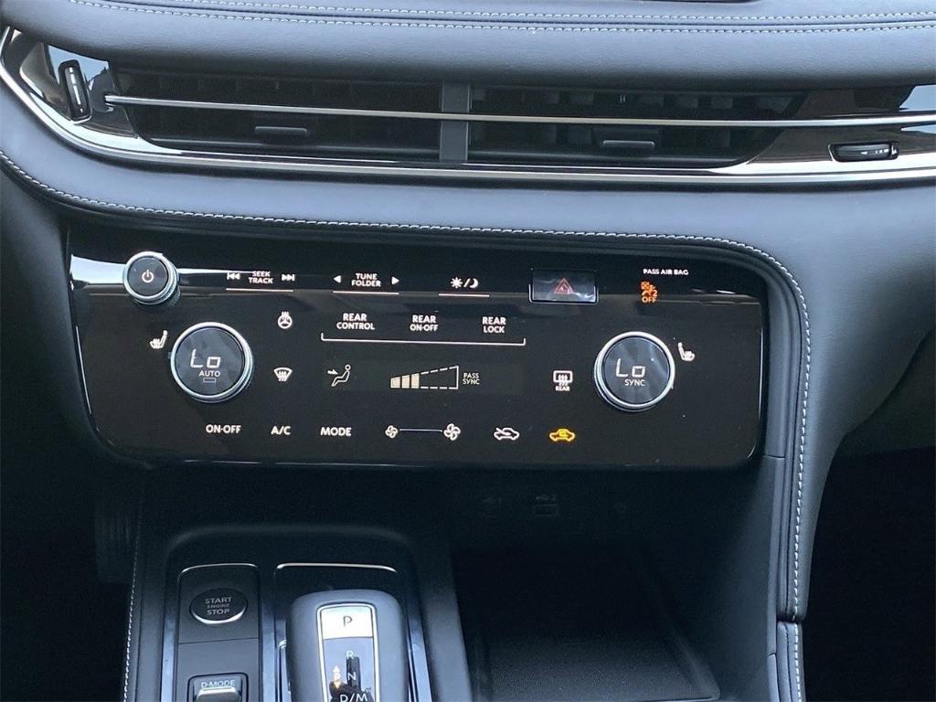new 2025 INFINITI QX60 car, priced at $51,670