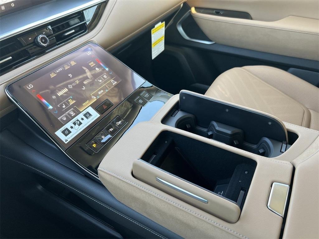 new 2025 INFINITI QX80 car, priced at $95,550