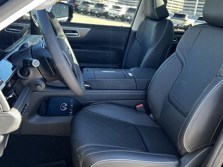 new 2025 INFINITI QX80 car, priced at $95,746
