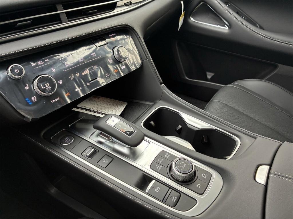 new 2025 INFINITI QX60 car, priced at $62,577